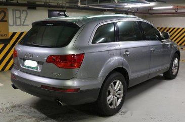 Selling Grey Audi Q7 2007 at 80000 km 