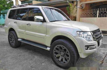 Sell White 2015 Mitsubishi Pajero at 19000 km 