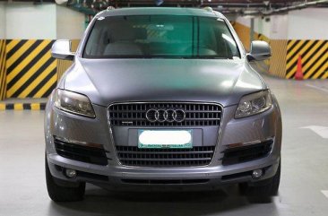 Selling Grey Audi Q7 2007 at 80000 km 