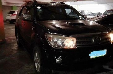 Black Toyota Fortuner 2010 Automatic Diesel for sale 