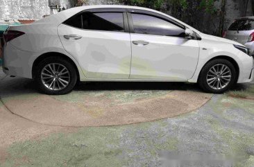 White Toyota Corolla Altis Automatic 2014 for sale  