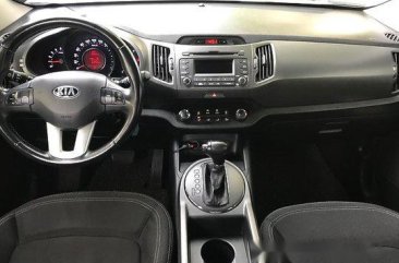 White Kia Sportage 2014 at 85000 km for sale