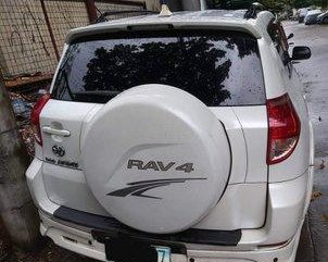 Selling White Toyota Rav4 2008 in Quezon City 