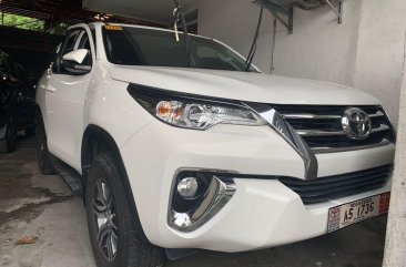 White Toyota Fortuner 2018 for sale in Quezon City 