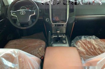 Selling White Toyota Land Cruiser 2019 Automatic Diesel