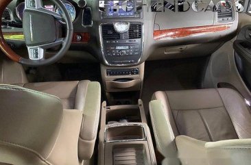 Selling Black Chrysler Town And Country 2013 Automatic Gasoline 