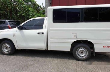 White Toyota Hilux 2016 at 32000 km for sale 