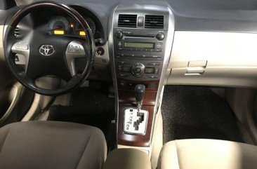 Sell Pearlwhite 2013 Toyota Corolla Altis in Quezon City 