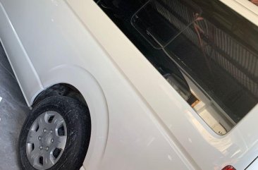 Selling White Toyota Hiace 2018 in Quezon City