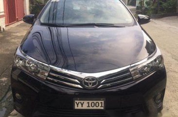 Selling Black Toyota Corolla Altis 2016 at 42000 km