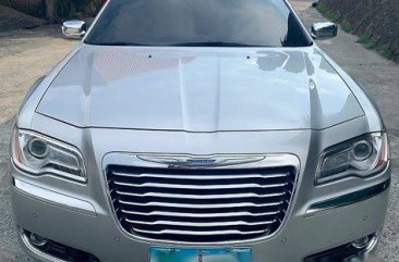 Silver Chrysler 300c 2013 at 30000 km for sale