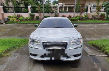 Sell White 2014 Chrysler 300c Automatic