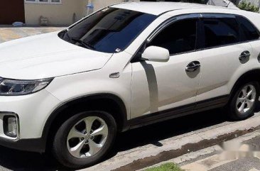 Selling White Kia Sorento 2014 at 63000 km