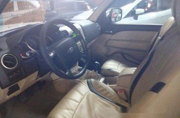 White Ford Everest 2007 Manual for sale  