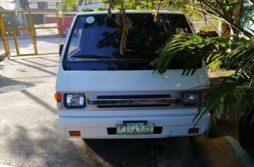 White Mitsubishi L300 2010 Manual for sale 