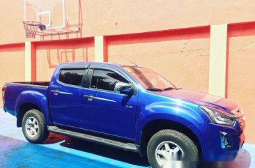 Selling Blue Isuzu D-Max 2018 Automatic Diesel 