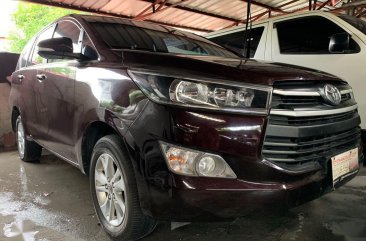 Selling Red Toyota Innova 2016 