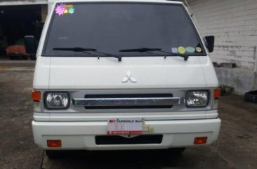 White Mitsubishi L300 2016 at 17000 km for sale 