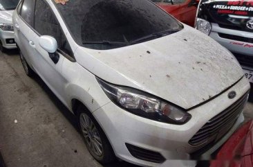 Selling White Ford Fiesta 2017 at 7000 km 