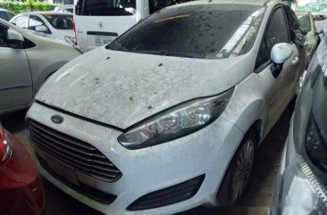 Selling White Ford Fiesta 2017 at 7000 km 