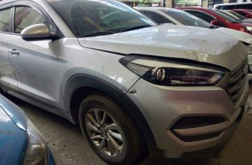 Selling Silver Hyundai Tucson 2016 at 57000 km 