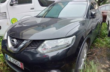 Black Nissan X-Trail 2015 at 55000 km for sale 