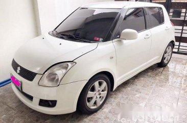 White Suzuki Swift 2010 at 61817 km for sale