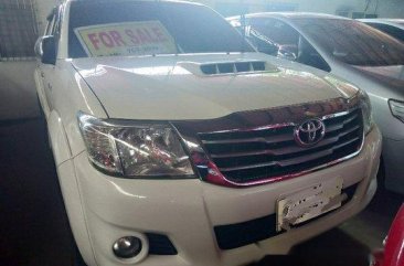 Selling White Toyota Hilux 2014 Automatic Diesel