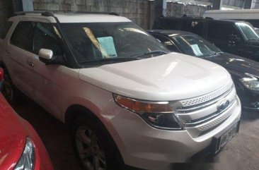 Sell White 2015 Ford Explorer Automatic Gasoline at 70000 km