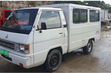 2011 Mitsubishi L300 for sale in Mandaue 