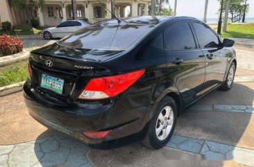 Selling Black Hyundai Accent 2011 