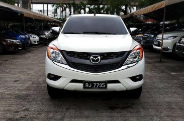Selling White Mazda Bt-50 2016 in Cainta