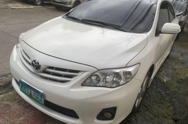 Sell White 2013 Toyota Corolla Altis in Quezon City 