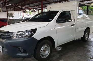 Selling White Toyota Hilux 2017 in Quezon City 