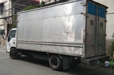 Selling 2007 Isuzu Elf Truck in Makati 