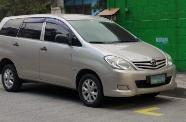 2011 Toyota Innova for sale in Quezon City