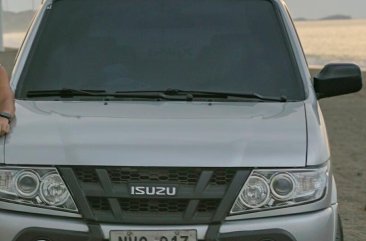 2010 Isuzu Crosswind for sale in Makati 