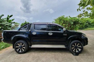 Selling Black Toyota Hilux 2013 at 58937 km