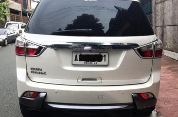 White Isuzu Mu-X 2015 at 43000 km for sale in Marikina