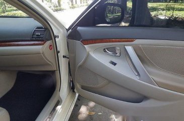 Sell White 2007 Toyota Camry at Automatic Diesel at 70840 km