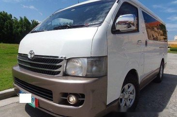 Selling White Toyota Hiace 2011 in Quezon City 