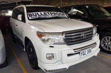 White Toyota Land Cruiser 2012 Automatic Diesel for sale 