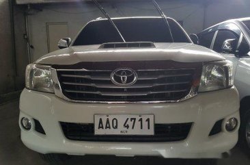 Selling White Toyota Hilux 2014 at 10000 km 