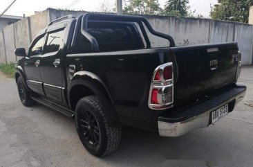 Selling Black Toyota Hilux 2014 Manual Diesel 