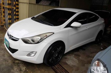 White Hyundai Elantra 2012 Manual Gasoline for sale 