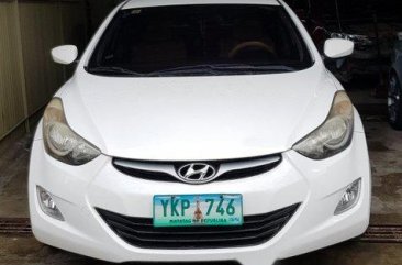 White Hyundai Elantra 2012 Manual Gasoline for sale 