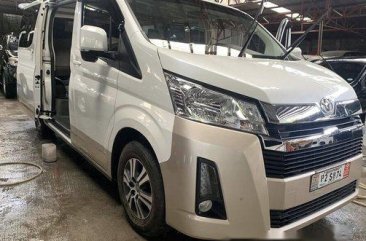 Selling White Toyota Hiace 2019 at 1200 km