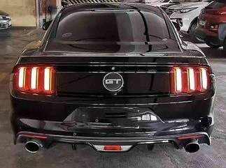 Sell Black 2016 Ford Mustang at 30000 km