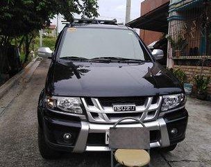 Black Isuzu Crosswind 2017 at 21000 km for sale 