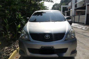 Silver Toyota Innova 2009 at 121000 km for sale 